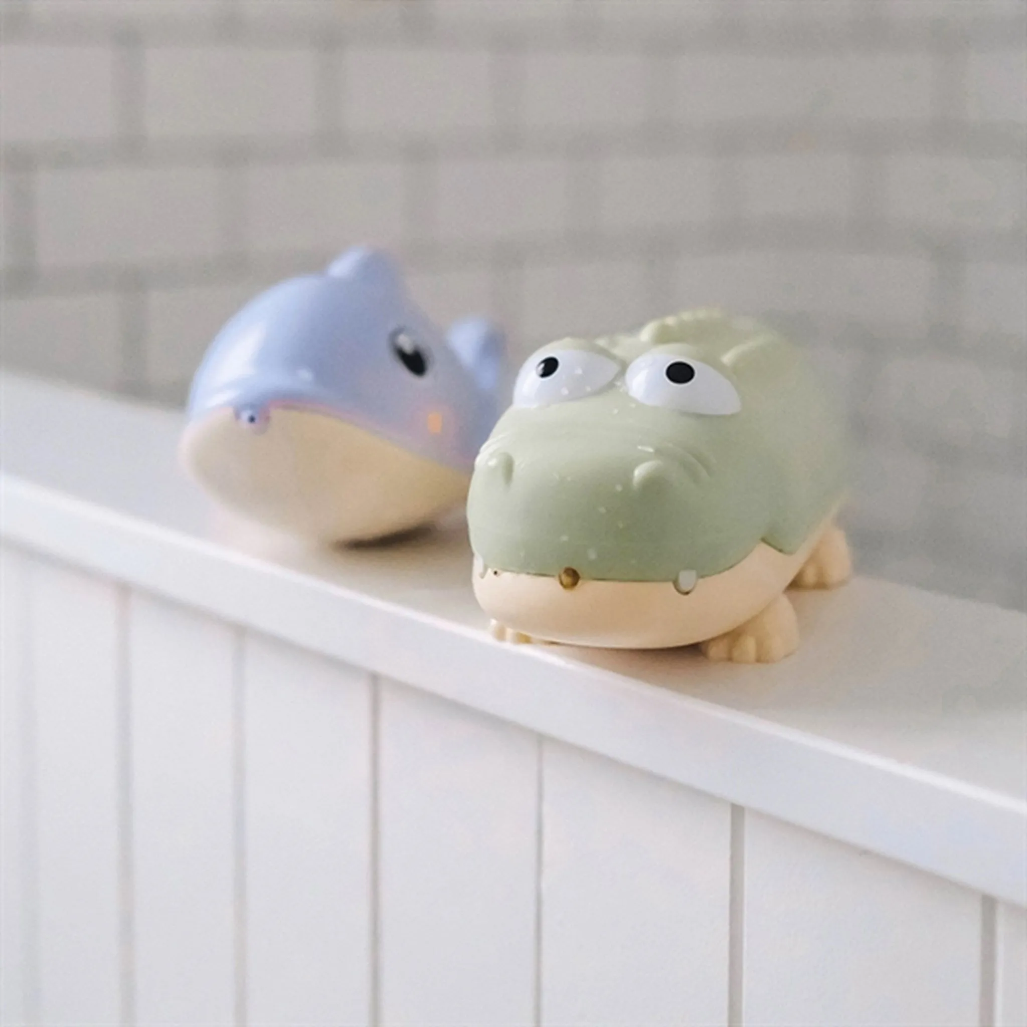 SunnyLife Bath Squirters Dolphin Pastel Lilac
